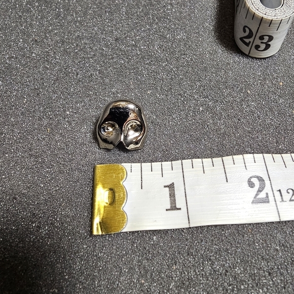 Vintage LTM 1986 RUG LTD Phantom of the Opera Mask Lapel Pin Silver Tone shows s - Picture 2 of 5